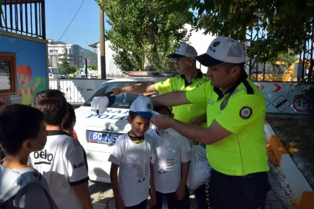 İlkokul öğrencilerine trafik eğitimi İlkokul öğrencilerine trafik eğitimi