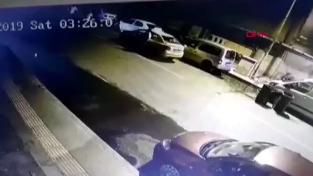İzmir'de saldırıya uğrayan oyuncu Şevket Çoruh'un darp edildiği yeni görüntüler ortaya çıktı İzmir'de saldırıya uğrayan oyuncu Şevket Çoruh'un darp edildiği yeni görüntüler ortaya çıktı