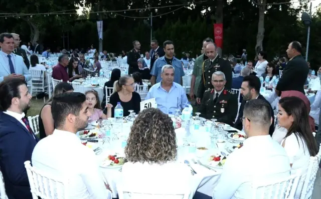 İzmir Valiliği, kahraman gazileri ve şehit yakınlarını buluşturdu