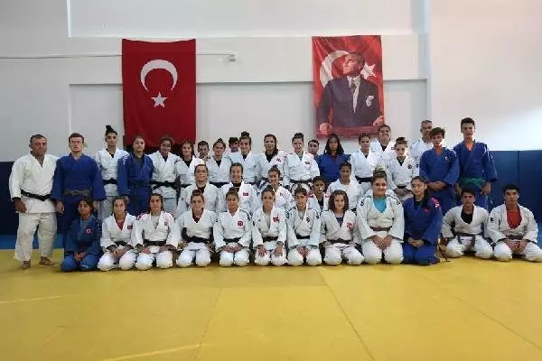 Judo kadınlar ümit milli takımı dünya şampiyonası'na hazırlanıyor