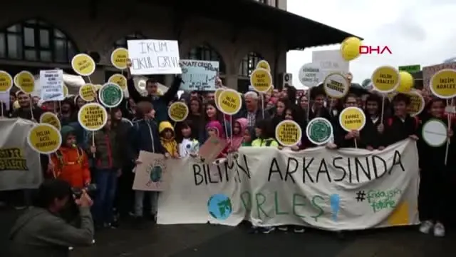 Kadıköy'de 'küresel iklim grevi'ne destek