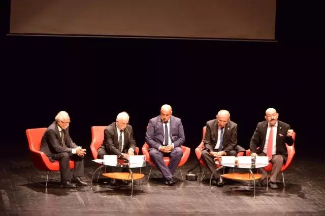 Muharrem ve Kerbela panelinde sevgi, kardeşlik konuşuldu Muharrem ve Kerbela panelinde sevgi, kardeşlik konuşuldu