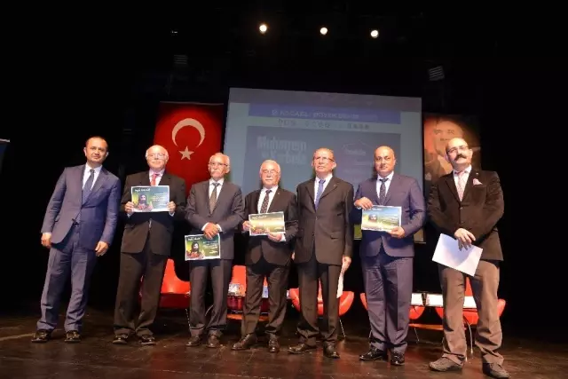 Muharrem ve Kerbela panelinde sevgi, kardeşlik konuşuldu Muharrem ve Kerbela panelinde sevgi, kardeşlik konuşuldu
