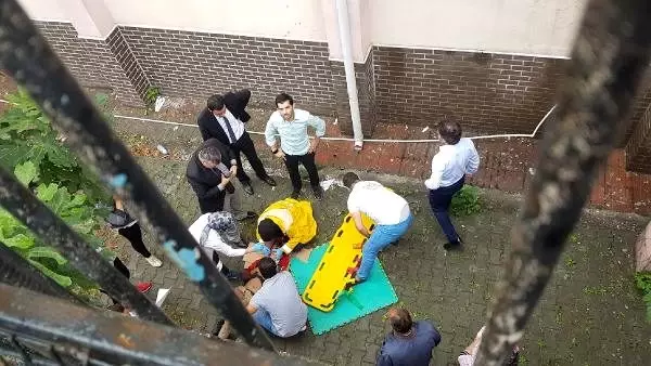 Okuldan kaçmaya çalıştığı öne sürülen öğrenci pencereden düştü