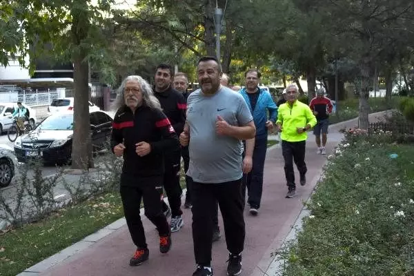 Parkta spor yapan 15 arkadaş, çevreye verdikleri rahatsızlık nedeniyle karakolluk oldu