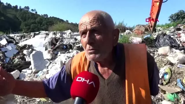 Rize'de dere kenarına çöp dökülmesine tepki Rize'de dere kenarına çöp dökülmesine tepki