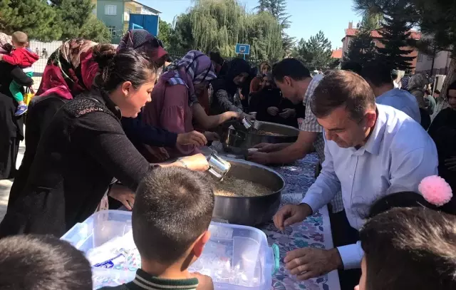 Sorgun'da 3 bin kişiye aşure dağıtıldı