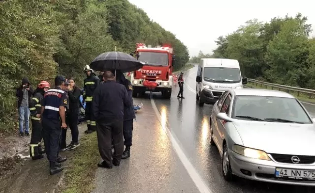 Takla atan otomobilden burunları bile kanamadan çıktılar Takla atan otomobilden burunları bile kanamadan çıktılar