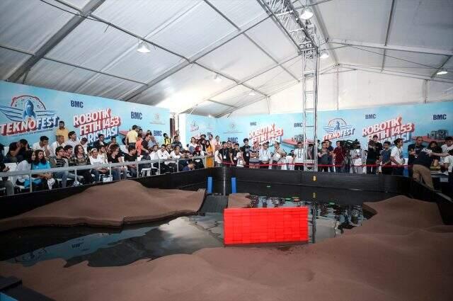 TEKNOFEST'i değerlendiren Teymur: Siyaset kavgalarının dışında ilk defa çok güzel bir şey konuşuldu