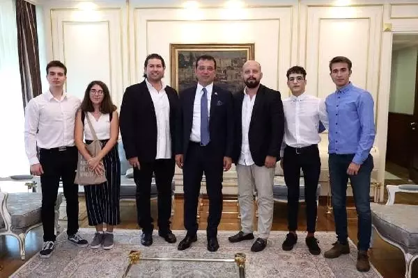 Yakında istanbul'un yollarını boyayacaklar: genç mucitlerin projesine ibb'den ilk adım Yakında istanbul'un yollarını boyayacaklar: genç mucitlerin projesine ibb'den ilk adım