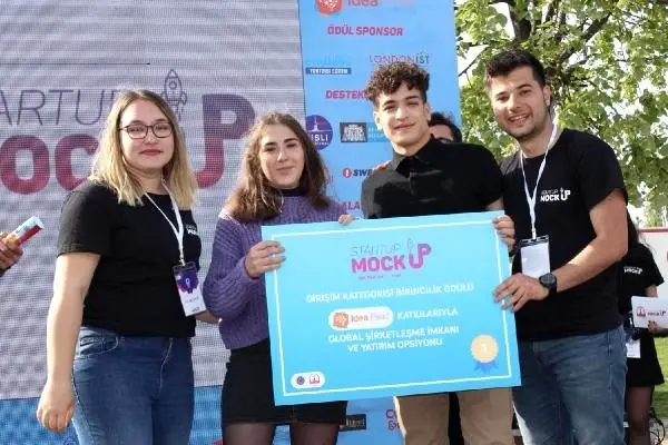 Yakında istanbul'un yollarını boyayacaklar: genç mucitlerin projesine ibb'den ilk adım Yakında istanbul'un yollarını boyayacaklar: genç mucitlerin projesine ibb'den ilk adım
