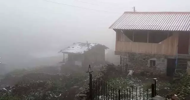 Ardahan'a mevsimin ilk karı yağdı