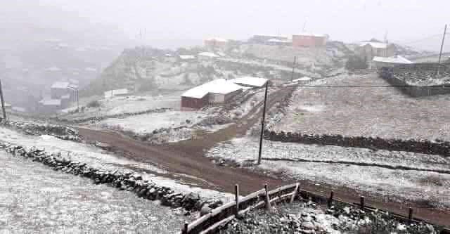 Ardahan'a mevsimin ilk karı yağdı