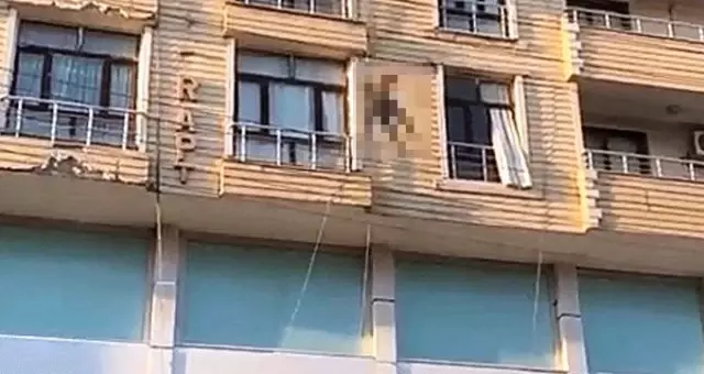 Bir binanın 6'ıncı katına çıkan genç kız, kimseyi dinlemeyerek aşağıya atladı Bir binanın 6'ıncı katına çıkan genç kız, kimseyi dinlemeyerek aşağıya atladı