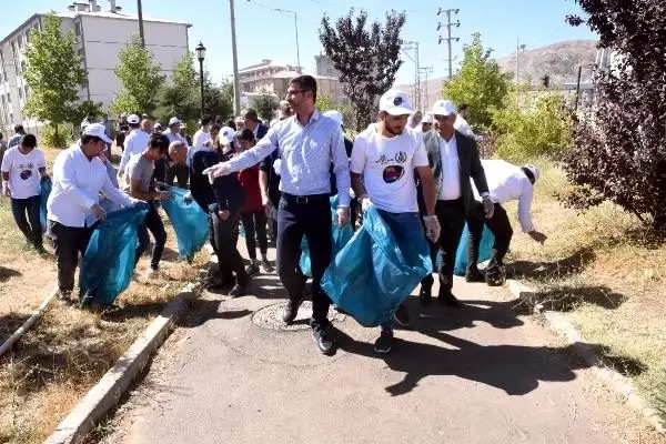 Bitlis'te '21 eylül dünya temizlik günü' etkinliği Bitlis'te '21 eylül dünya temizlik günü' etkinliği