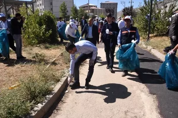 Bitlis'te '21 eylül dünya temizlik günü' etkinliği Bitlis'te '21 eylül dünya temizlik günü' etkinliği