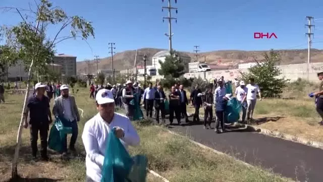Bitlis'te '21 eylül dünya temizlik günü' etkinliği Bitlis'te '21 eylül dünya temizlik günü' etkinliği