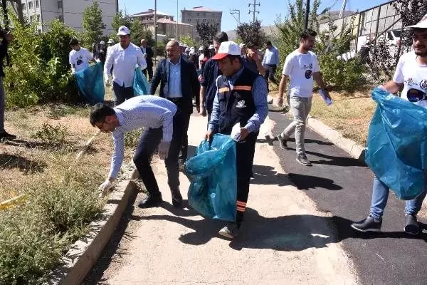 Bitlis'te '21 eylül dünya temizlik günü' etkinliği Bitlis'te '21 eylül dünya temizlik günü' etkinliği