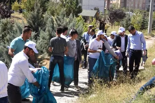 Bitlis'te '21 eylül dünya temizlik günü' etkinliği Bitlis'te '21 eylül dünya temizlik günü' etkinliği