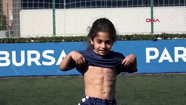 Bursa milyonların takip ettiği 5 yaşındaki fenomen yetenek ronaldo kaslı arat, futboldaki... Bursa milyonların takip ettiği 5 yaşındaki fenomen yetenek ronaldo kaslı arat, futboldaki...