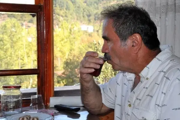 Çocukluk hayali ahşap evi köyünde gerçekleştirdi Çocukluk hayali ahşap evi köyünde gerçekleştirdi