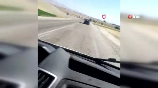 Düğün konvoyunda feci kaza: 2 ölü, 12 yaralı Düğün konvoyunda feci kaza: 2 ölü, 12 yaralı