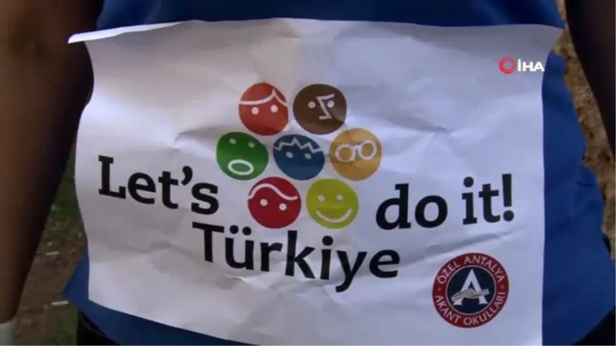 Dünya Temizlik Günü'nde Kaleiçi'nde çöp topladılar