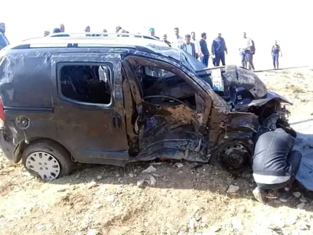 Erzurum'da düğün konvoyunda feci kaza: 2 ölü, 12 yaralı Erzurum'da düğün konvoyunda feci kaza: 2 ölü, 12 yaralı