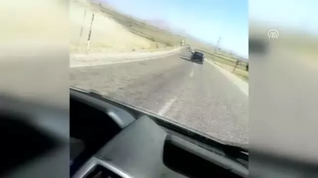 Erzurum'da trafik kazası: 2 ölü, 12 yaralı Erzurum'da trafik kazası: 2 ölü, 12 yaralı