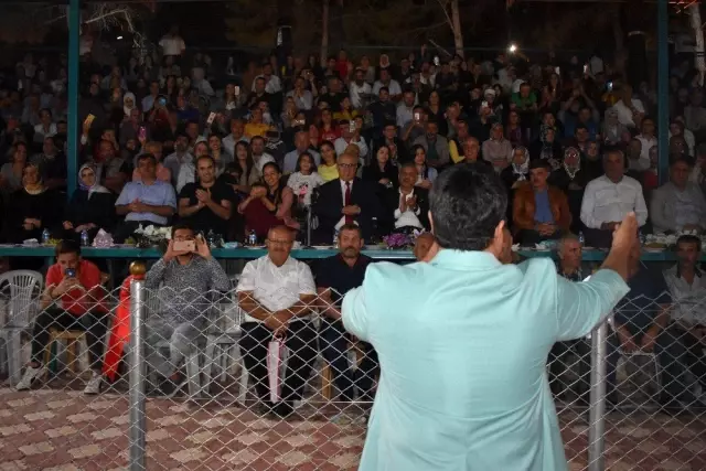 Hatay'ın Yayladağı ilçesinde vatandaşlar Bülent Serttaş konseriyle coştular Hatay'ın Yayladağı ilçesinde vatandaşlar Bülent Serttaş konseriyle coştular