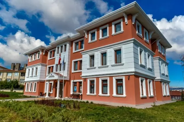Haydi gençler, Gençlik Merkezi'ne Haydi gençler, Gençlik Merkezi'ne