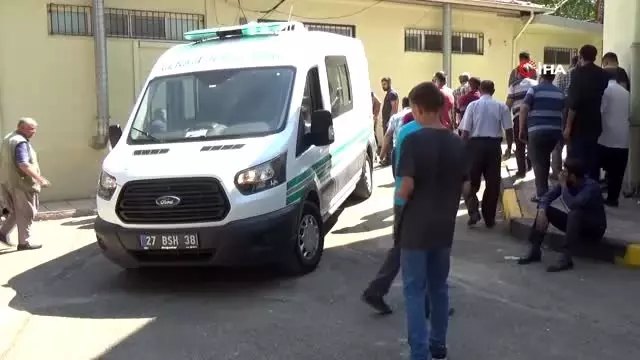 Husumetlileri tarafından öldürülen gencin cenazesi ailesine teslim edildi