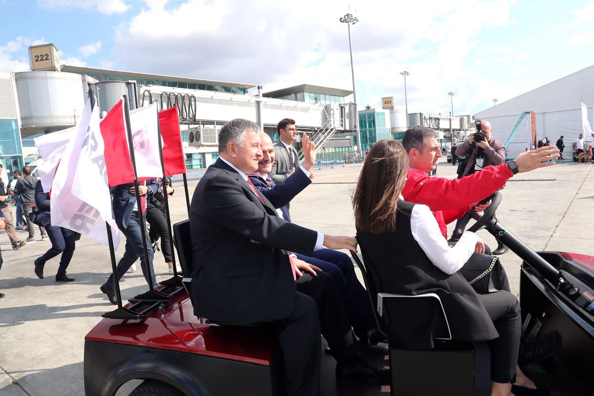 İçişleri Bakanı ,Teknofest'i TRAGGER T-Car ile gezdi