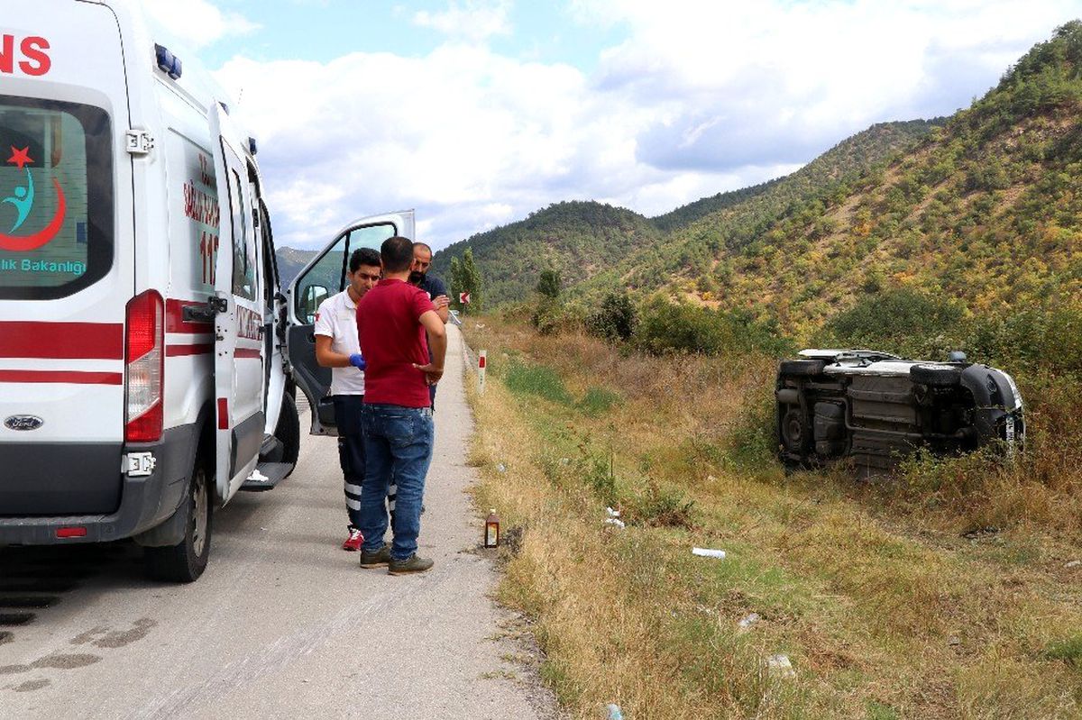 Kardeşini üniversiteye getirirken kaza yaptı