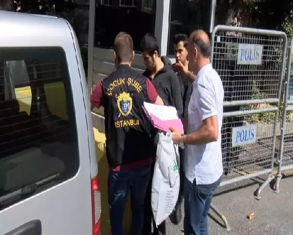 Maltepe'de babasını bıçaklayarak öldüren genç adliyeye sevk edildi