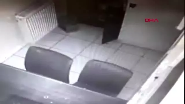 Otomobil çalıp hırsızlık yapan 2 şüpheli, polis tarafından yakalandı Otomobil çalıp hırsızlık yapan 2 şüpheli, polis tarafından yakalandı