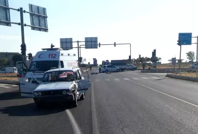 Otomobiller çarpıştı: 5 Yaralı