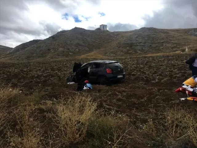 Sivas'ta trafik kazası: 3 yaralı Sivas'ta trafik kazası: 3 yaralı