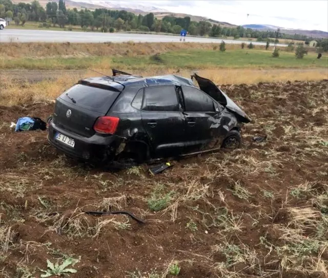 Sivas'ta trafik kazası: 3 yaralı Sivas'ta trafik kazası: 3 yaralı