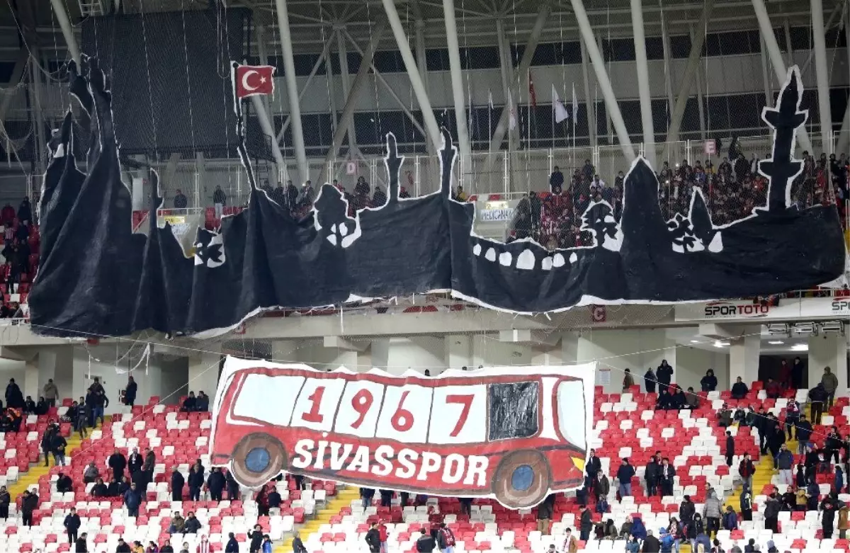 Sivassporlu taraftarlardan koreografi hazırlığı! - Spor