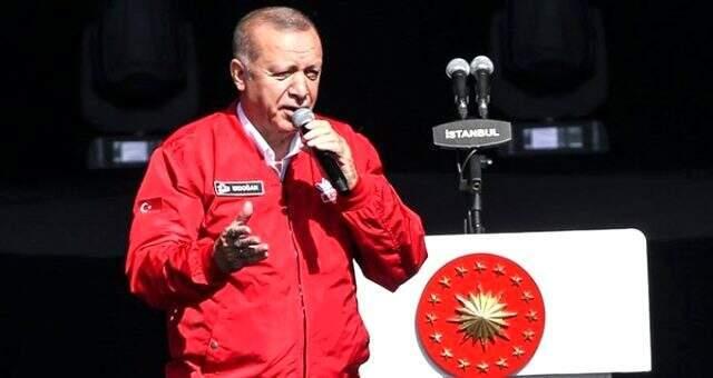Solo Türk'ün TEKNOFEST'te yaptığı gösteri uçuşu, izleyenlerin nefesini kesti