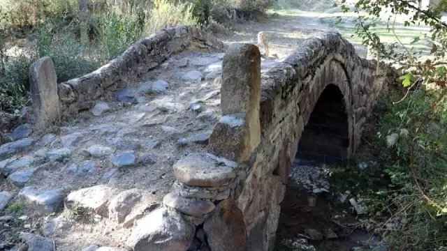 Tarihi ikiz köprüler dikkat çekiyor Tarihi ikiz köprüler dikkat çekiyor