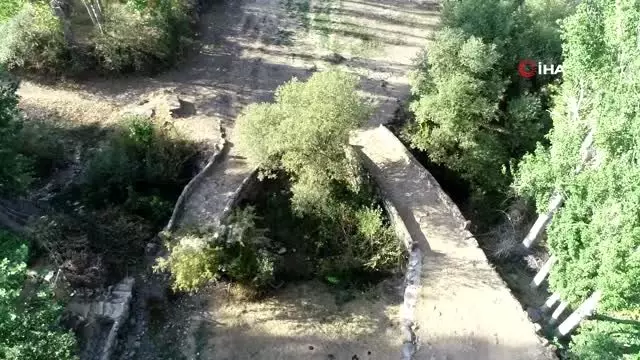 Tarihi ikiz köprüler havadan görüntülendi Tarihi ikiz köprüler havadan görüntülendi