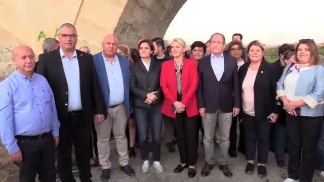 Tarihi Uzun Köprü'de kortej yürüyüşü