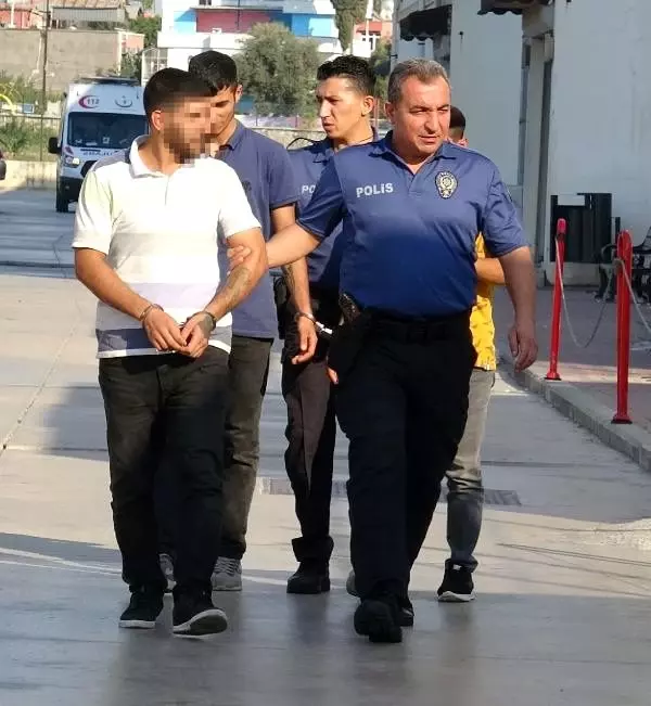 Trafikte kavga ettikleri albayı bıçakladılar