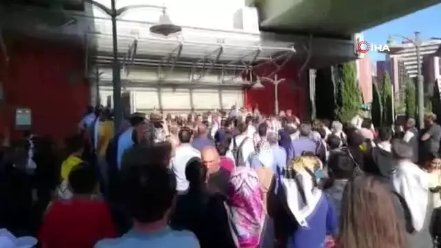 Atatürk Havalimanı metro seferleri durduruldu Atatürk Havalimanı metro seferleri durduruldu
