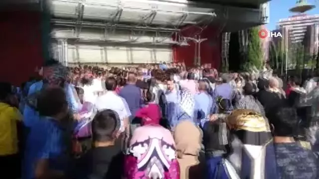 Atatürk Havalimanı metro seferleri durduruldu Atatürk Havalimanı metro seferleri durduruldu
