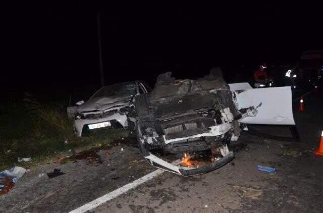 Aydın'da biçerdöver ile 3 otomobil çarpıştı: 2 ölü, 5 yaralı
