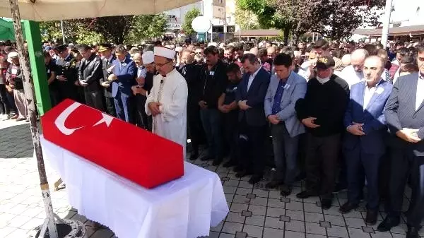 Beyin kanamasından hayatını kaybeden er toprağa verildi Beyin kanamasından hayatını kaybeden er toprağa verildi