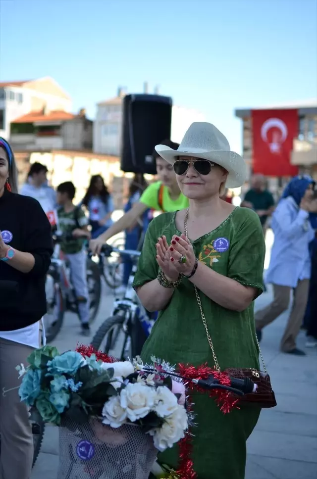 Çorum'da 'Süslü Kadınlar Bisiklet Turu' Çorum'da 'Süslü Kadınlar Bisiklet Turu'
